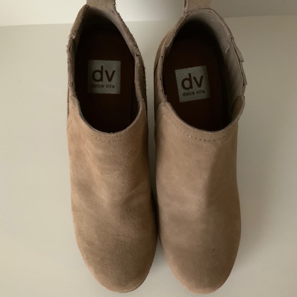 DV by Dolce Vita Suede Leather Wedge Booties. - Picture 6 of 9